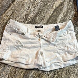Express White Denim Slightly Distressed Shorts size 8